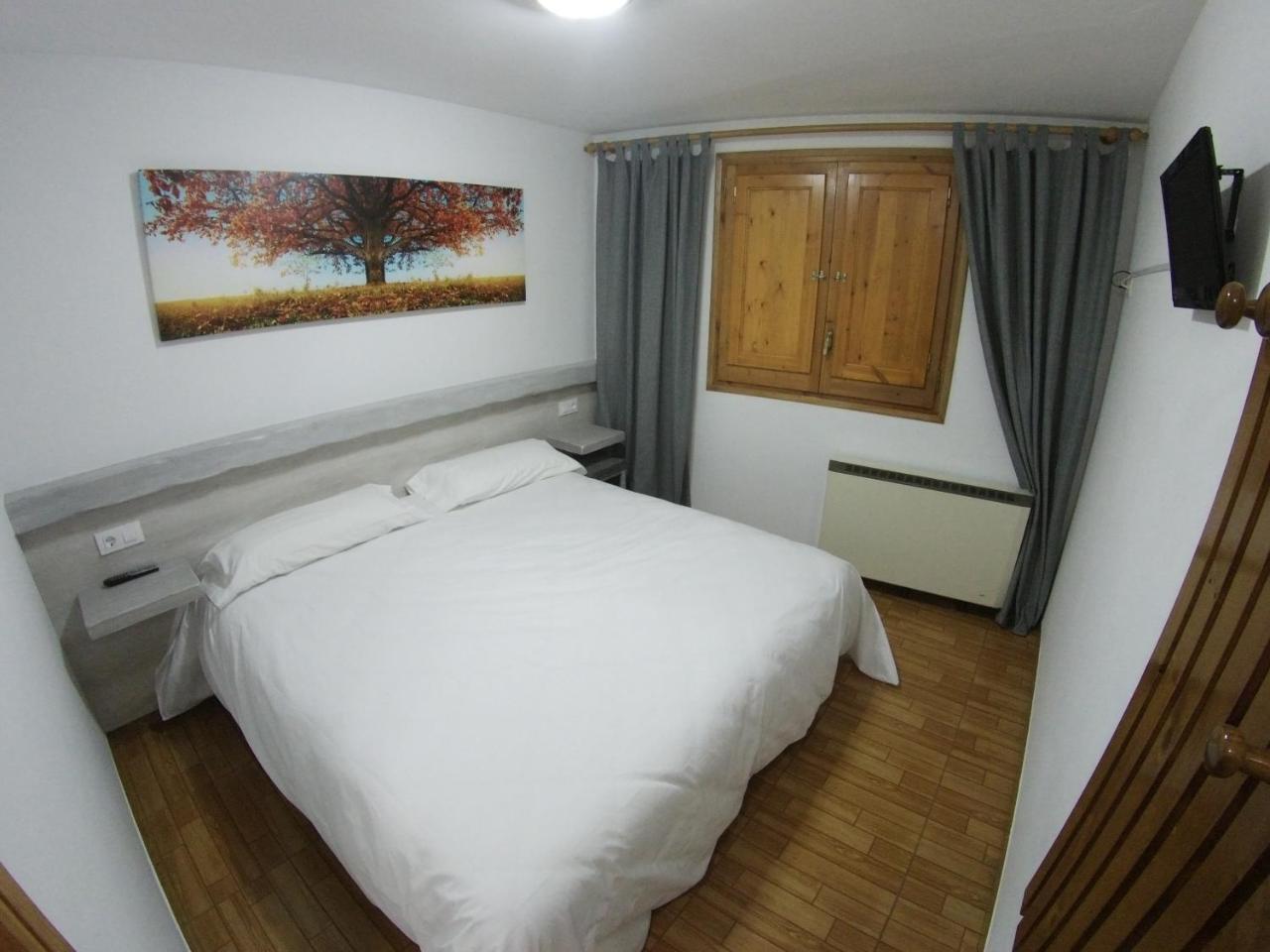 Hostal Casa Palmira Espot Buitenkant foto